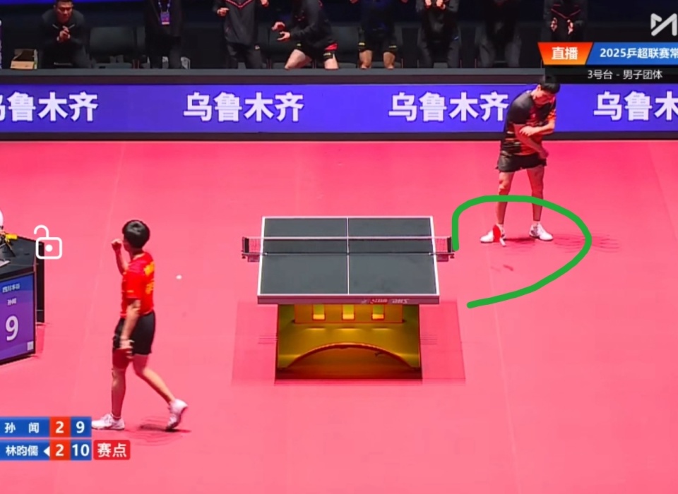 赛后他怒摔