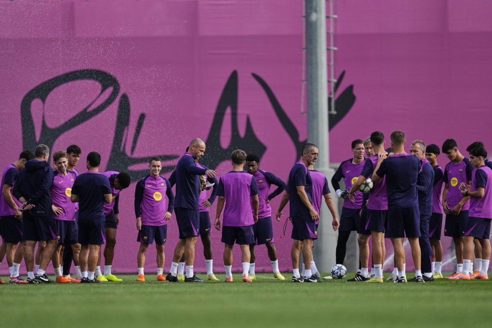 新华社, Azzi, om 新华社, Azzi, om