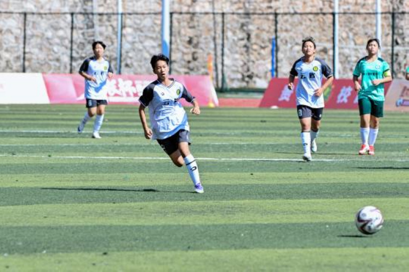 于每个班级, 校超 于每个班级, 校超