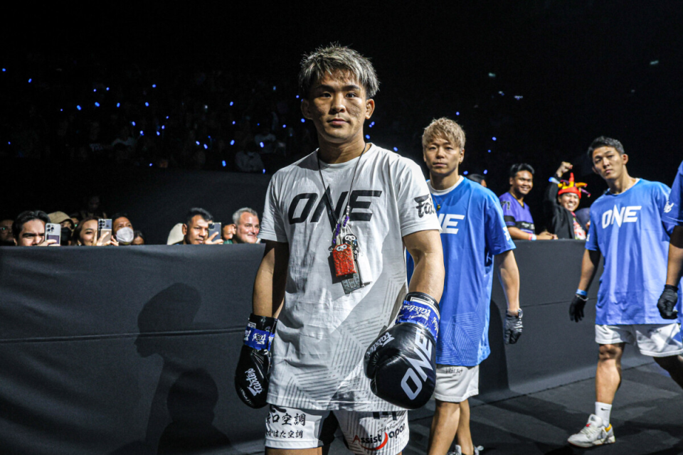 首秀中KO, inews 首秀中KO, inews